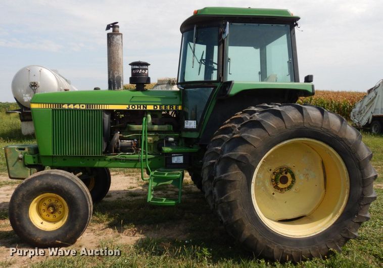 image for item DS1369 John Deere 4440  tractor