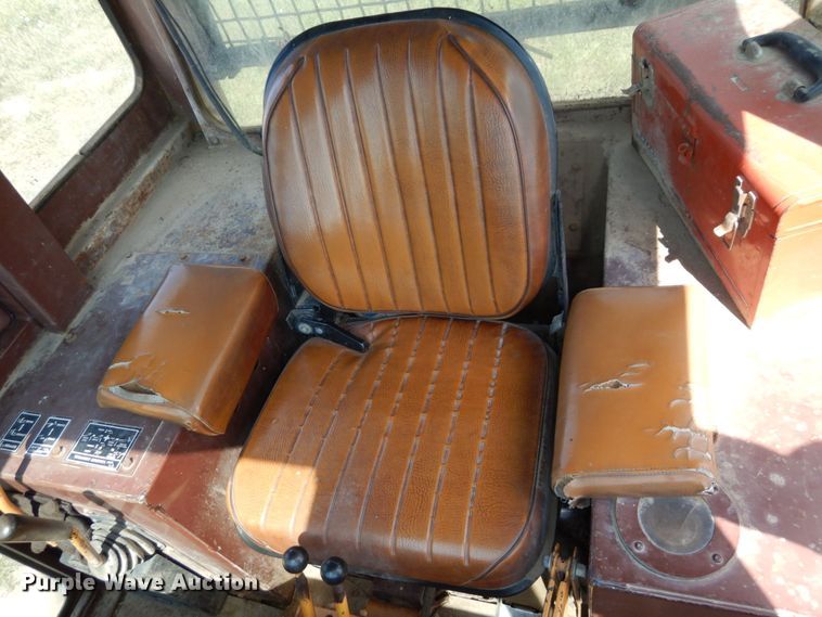 image for item DS1370 1990 Case 1155E  track loader