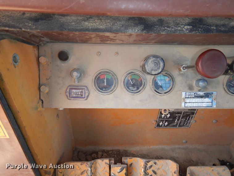 image for item DS1370 1990 Case 1155E  track loader