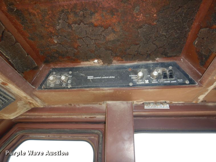 image for item DS1370 1990 Case 1155E  track loader