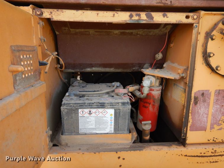 image for item DS1370 1990 Case 1155E  track loader