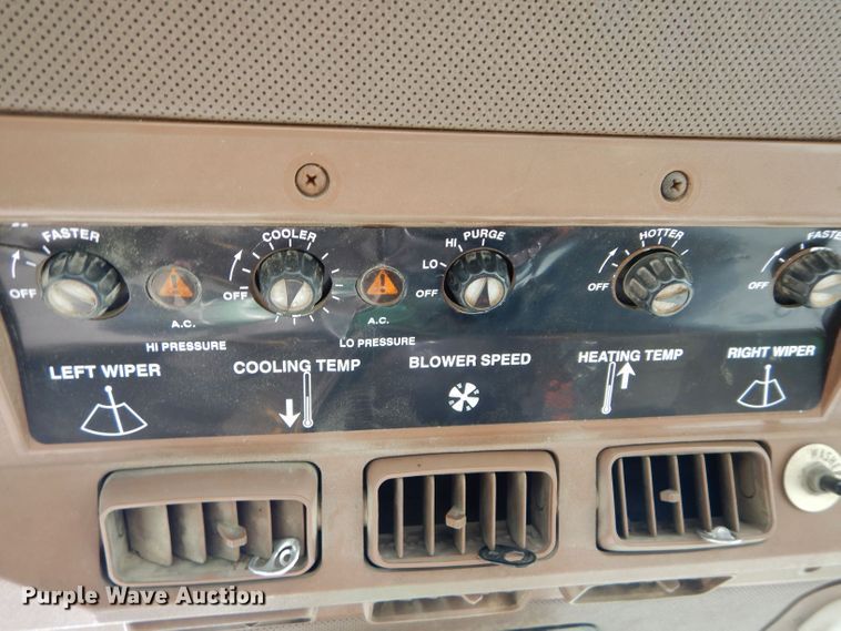 image for item DS6256 1984 John Deere 4650  MFWD tractor