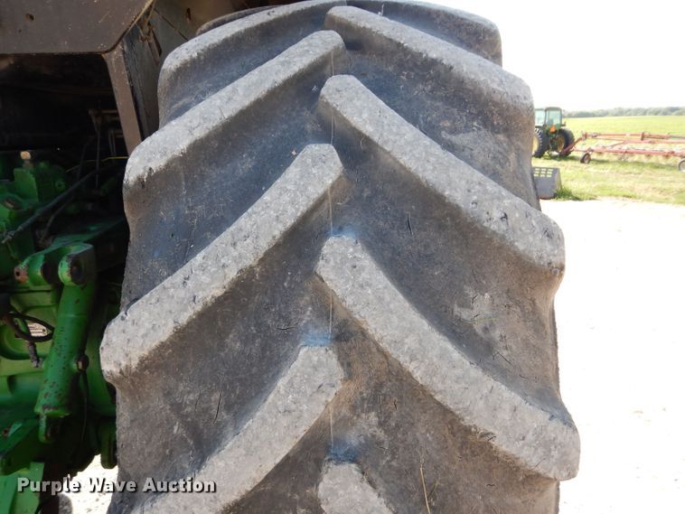 image for item DS6256 1984 John Deere 4650  MFWD tractor