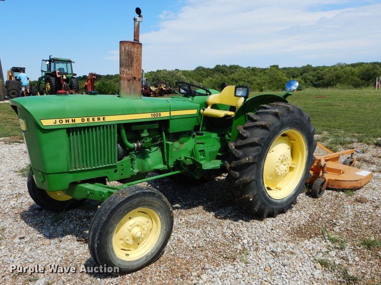 image for item DS6259 1968 John Deere 1020  tractor