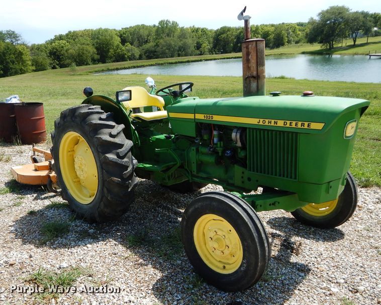 image for item DS6259 1968 John Deere 1020  tractor
