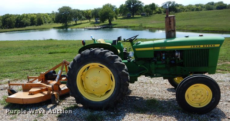image for item DS6259 1968 John Deere 1020  tractor