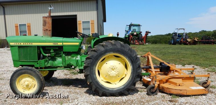 image for item DS6259 1968 John Deere 1020  tractor