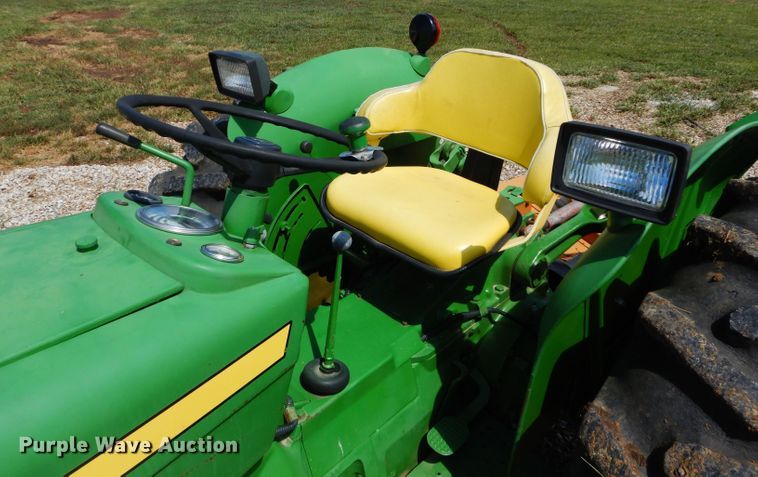image for item DS6259 1968 John Deere 1020  tractor