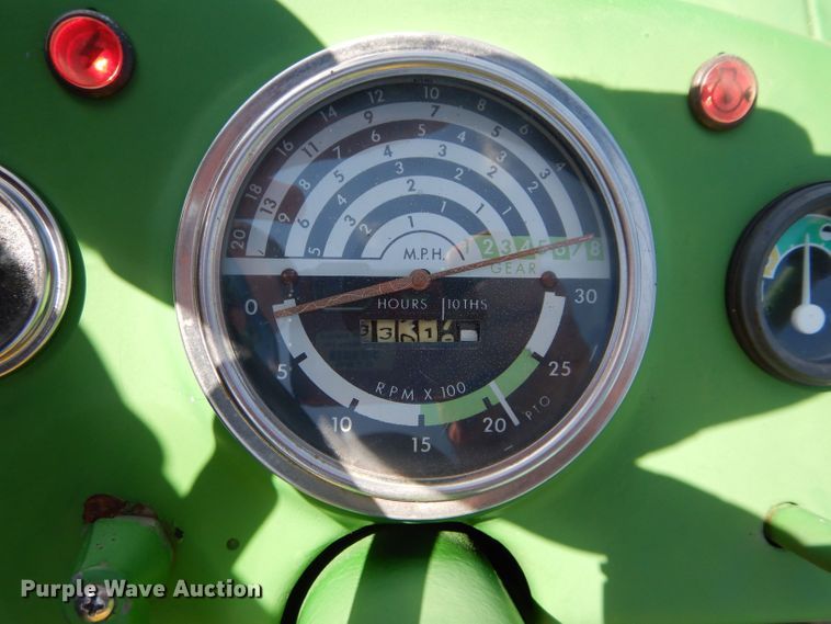 image for item DS6259 1968 John Deere 1020  tractor