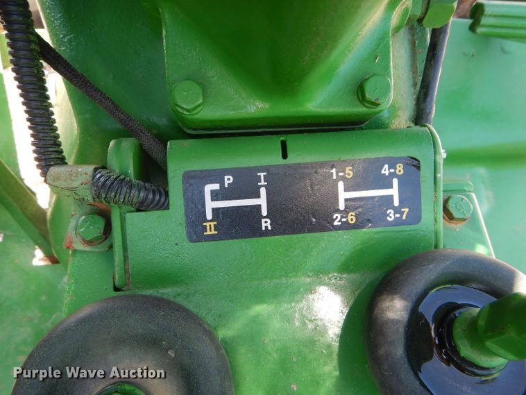 image for item DS6259 1968 John Deere 1020  tractor