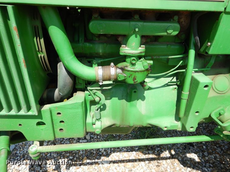 image for item DS6259 1968 John Deere 1020  tractor