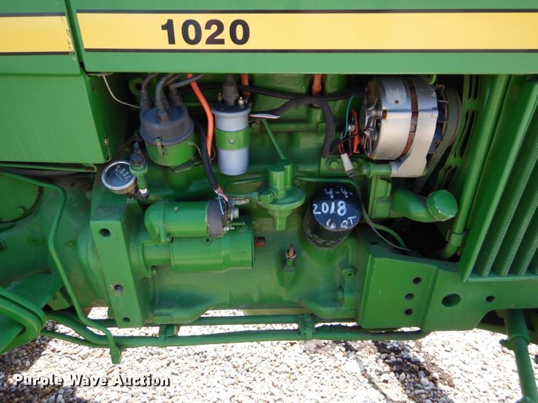 image for item DS6259 1968 John Deere 1020  tractor