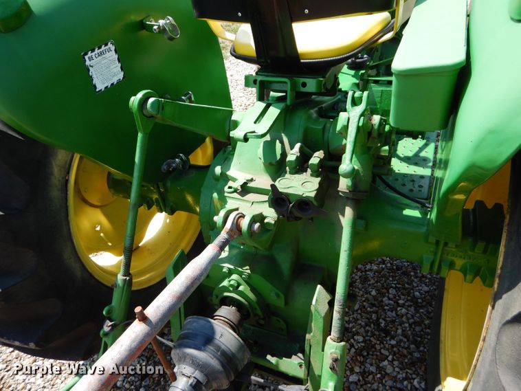 image for item DS6259 1968 John Deere 1020  tractor