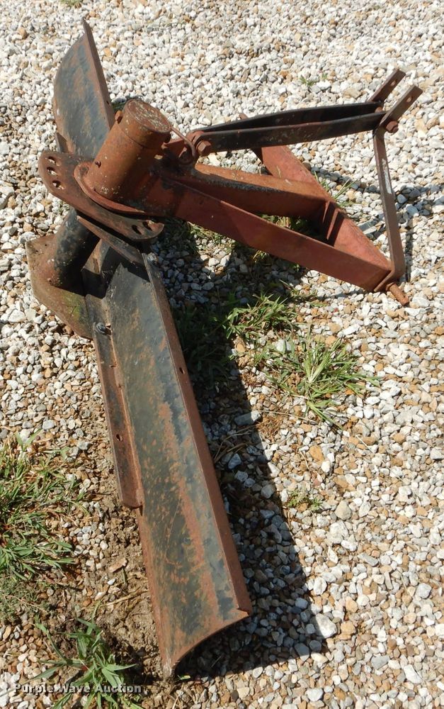 image for item DS6259 1968 John Deere 1020  tractor