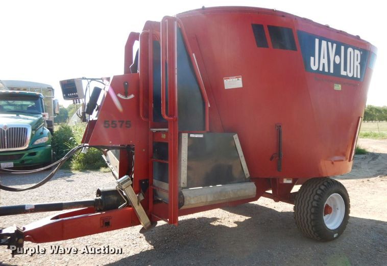 image for item HF9357 Jay-Lor 5575  vertical feed mixer