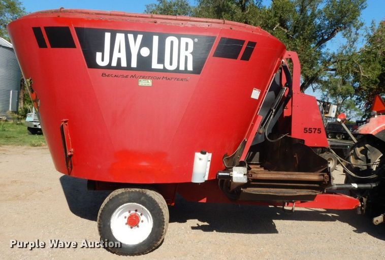 JayLor 5575 vertical feed mixer in Big Cabin, OK Item HF9357 sold