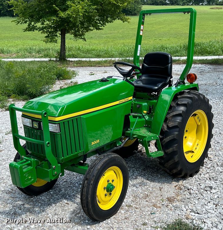image for item IA9011 2008 John Deere 3005  tractor