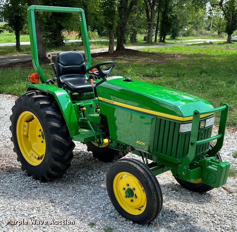 image for item IA9011 2008 John Deere 3005  tractor