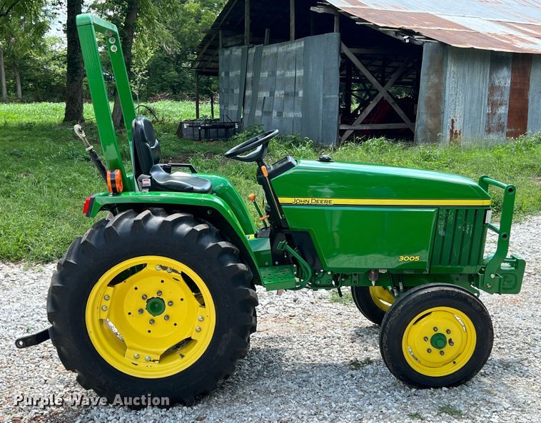 image for item IA9011 2008 John Deere 3005  tractor