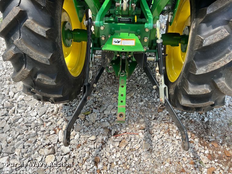 image for item IA9011 2008 John Deere 3005  tractor