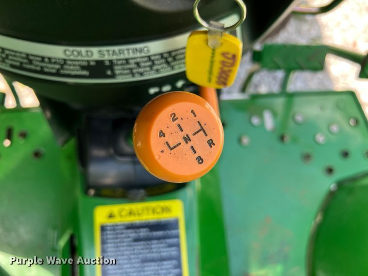 image for item IA9011 2008 John Deere 3005  tractor