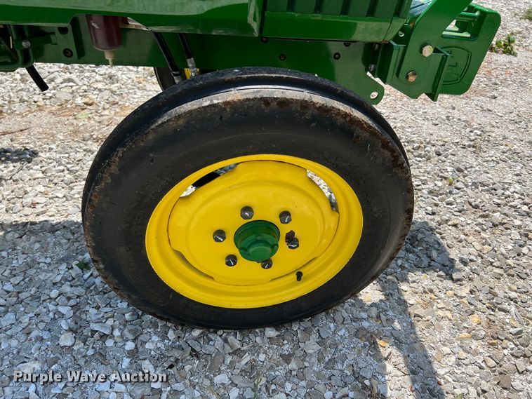 image for item IA9011 2008 John Deere 3005  tractor
