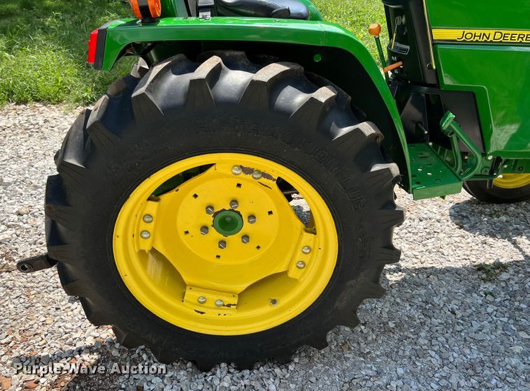 image for item IA9011 2008 John Deere 3005  tractor