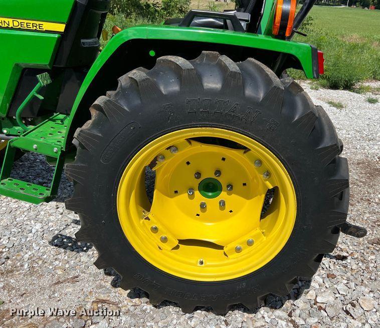 image for item IA9011 2008 John Deere 3005  tractor