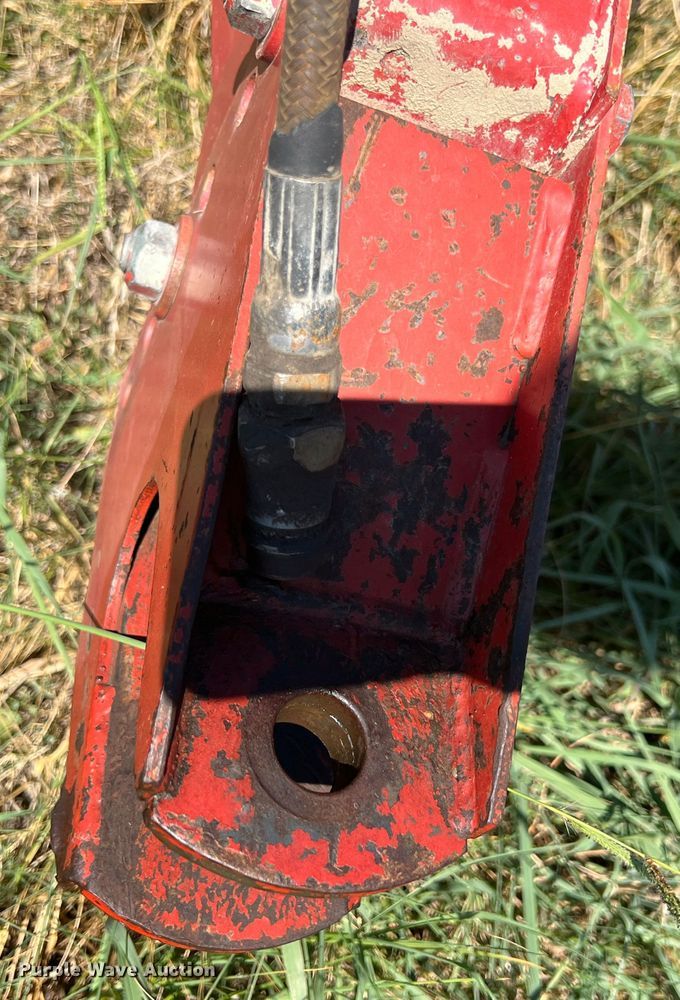 image for item IA9015 1993 New Holland 640  round baler