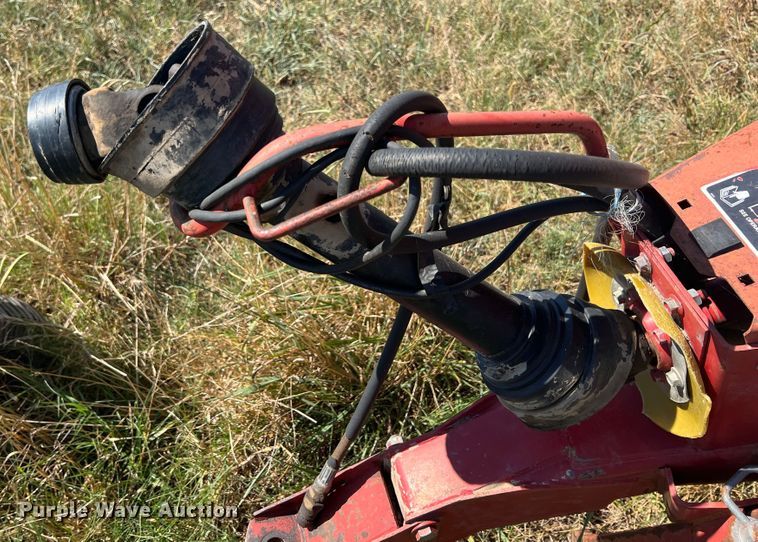 image for item IA9015 1993 New Holland 640  round baler