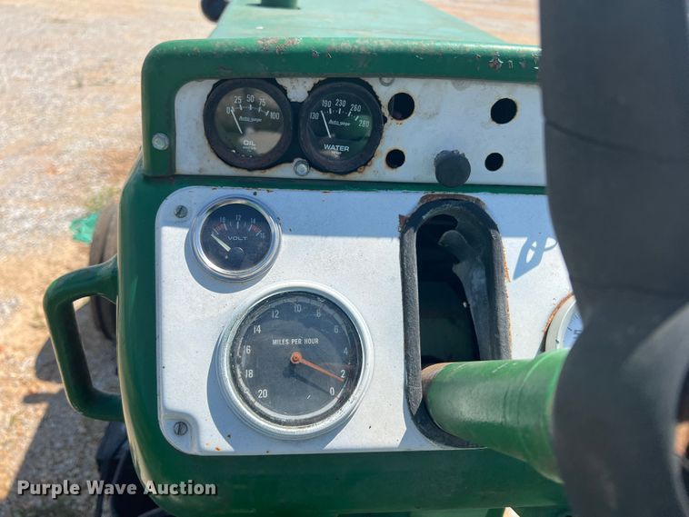 image for item IA9024 Oliver 1800  tractor