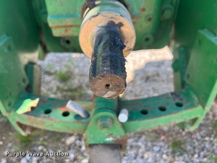 image for item IA9024 Oliver 1800  tractor