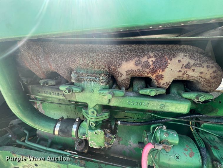 image for item IA9024 Oliver 1800  tractor