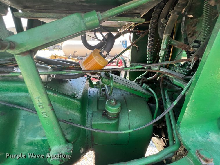 image for item IA9024 Oliver 1800  tractor