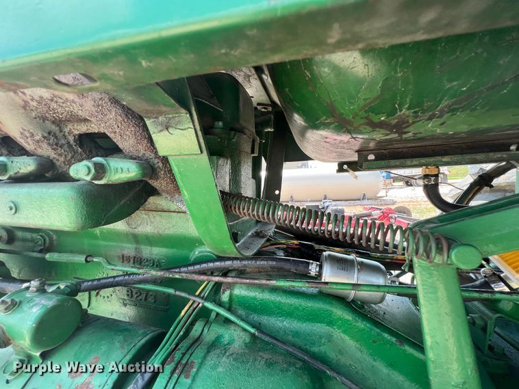 image for item IA9024 Oliver 1800  tractor