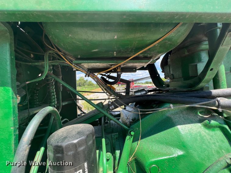 image for item IA9024 Oliver 1800  tractor