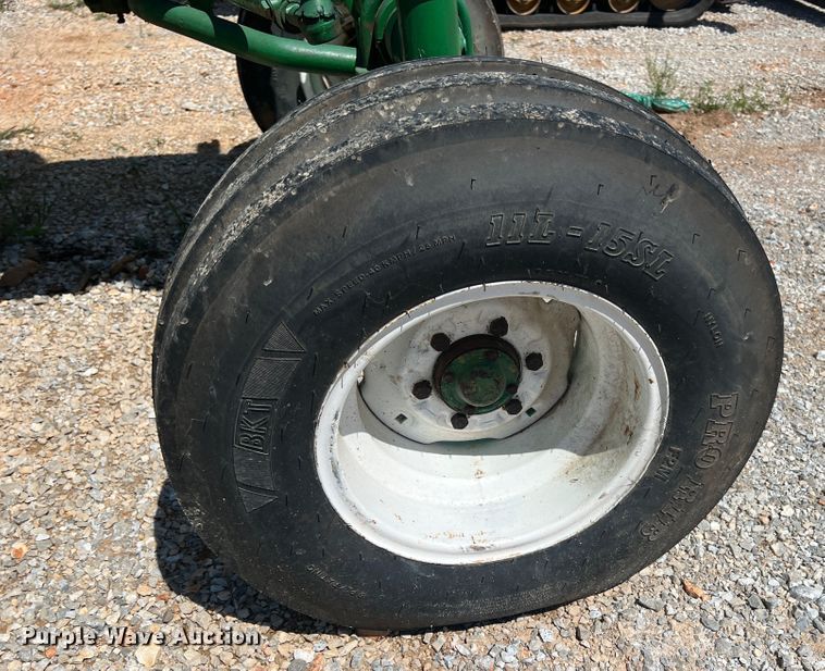 image for item IA9024 Oliver 1800  tractor