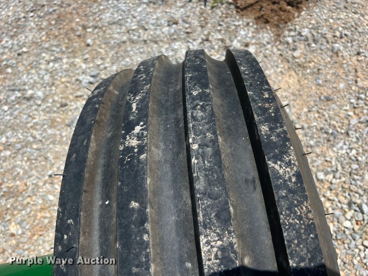 image for item IA9024 Oliver 1800  tractor