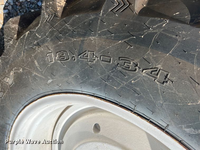 image for item IA9024 Oliver 1800  tractor