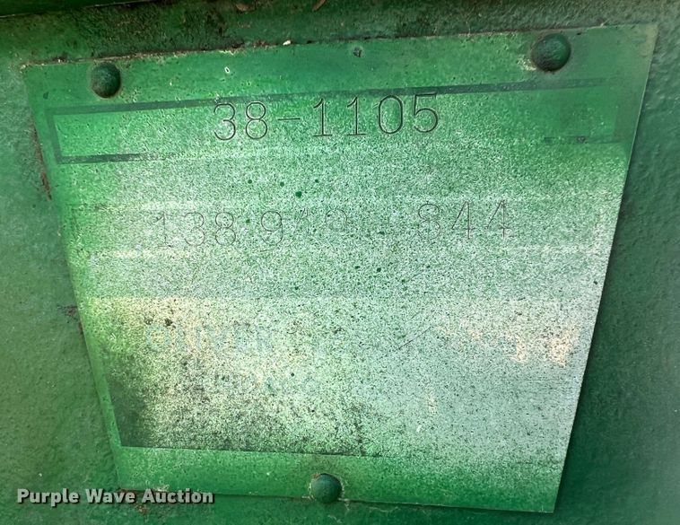 image for item IA9024 Oliver 1800  tractor