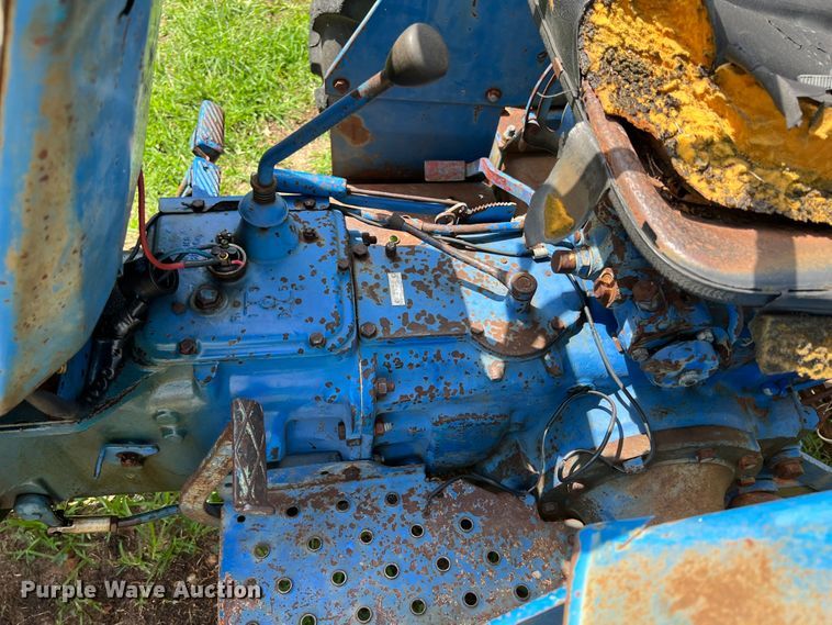 image for item IA9035 Long 1596  tractor