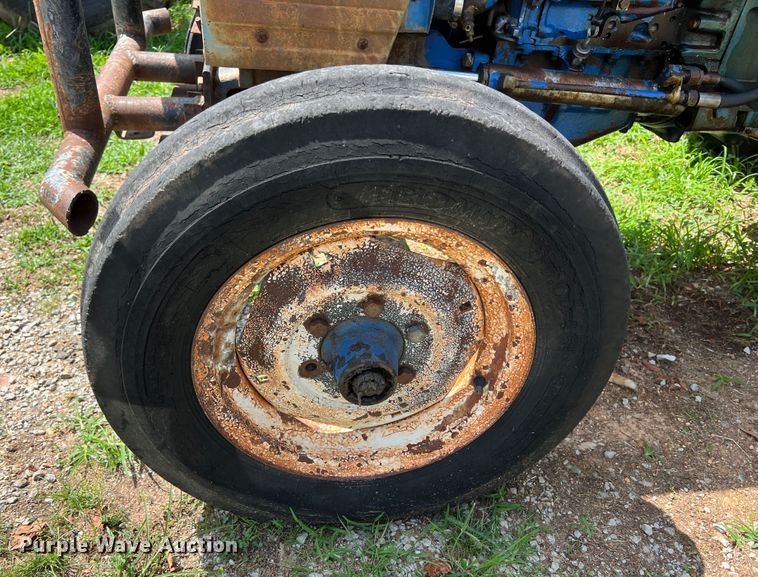 image for item IA9035 Long 1596  tractor