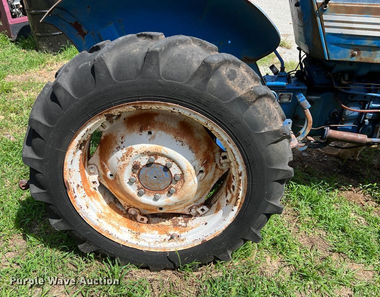 image for item IA9035 Long 1596  tractor