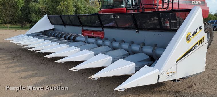 image for item JC9600 2017 Sheyenne Sunmaster 12R30  row crop head