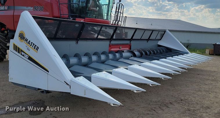 image for item JC9600 2017 Sheyenne Sunmaster 12R30  row crop head