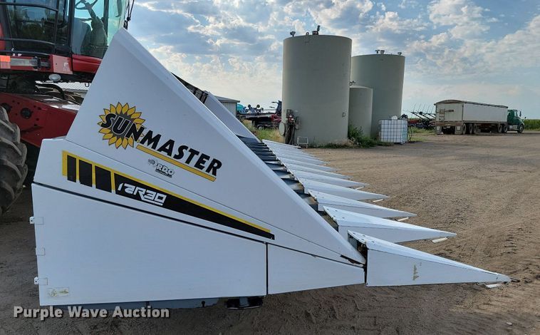 image for item JC9600 2017 Sheyenne Sunmaster 12R30  row crop head