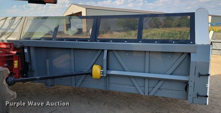 image for item JC9600 2017 Sheyenne Sunmaster 12R30  row crop head