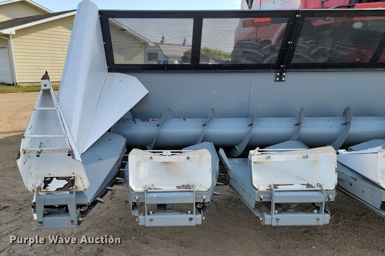 image for item JC9600 2017 Sheyenne Sunmaster 12R30  row crop head