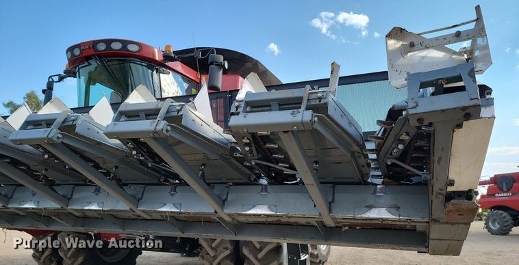 image for item JC9600 2017 Sheyenne Sunmaster 12R30  row crop head