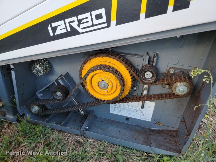 image for item JC9600 2017 Sheyenne Sunmaster 12R30  row crop head